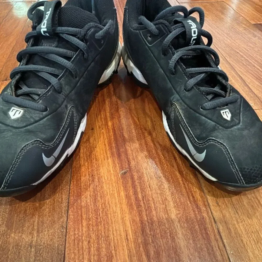Nike Alpha Menace Football Cleats Black White Youth Size 4Y Molded Traction Shoe
